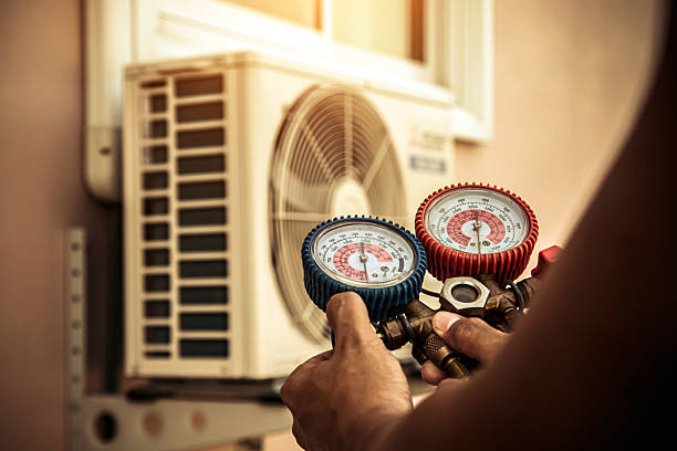 Professional Ac Installation technician working in Valley Springs, CA